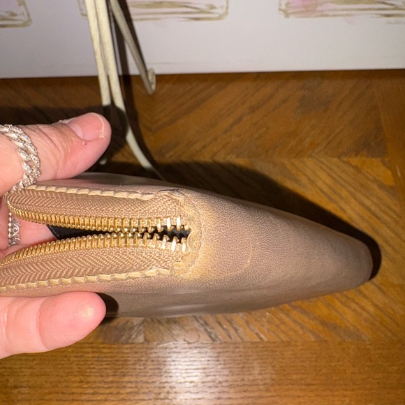 Loewe Gold Leather Wallet - Picture 6 of 7